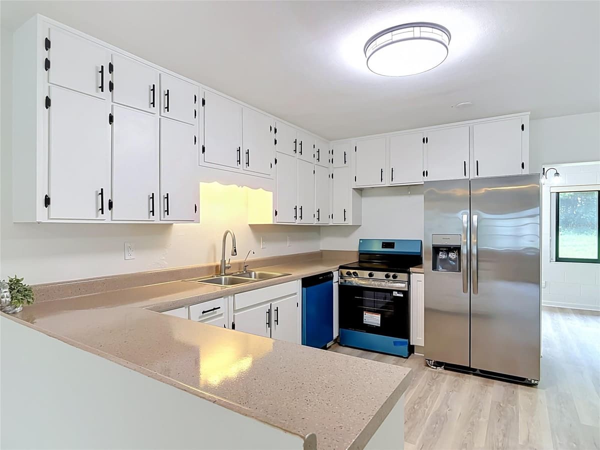 160 ELM DRIVE — photo 5 of 11