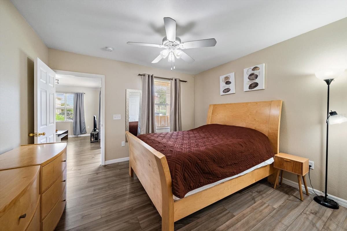 1010 VILLAGIO CIRCLE — photo 17 of 25