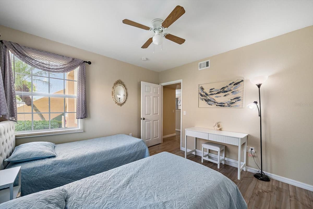 1010 VILLAGIO CIRCLE — photo 19 of 25