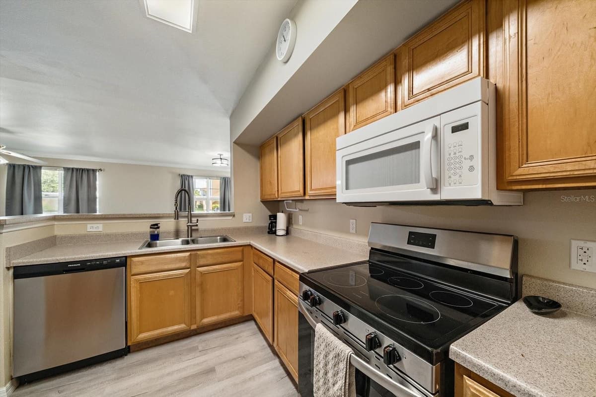 1010 VILLAGIO CIRCLE — photo 9 of 25