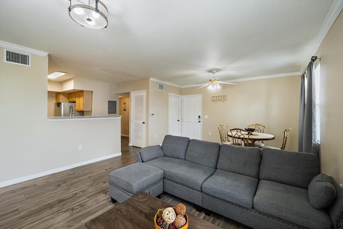 1010 VILLAGIO CIRCLE — photo 8 of 25