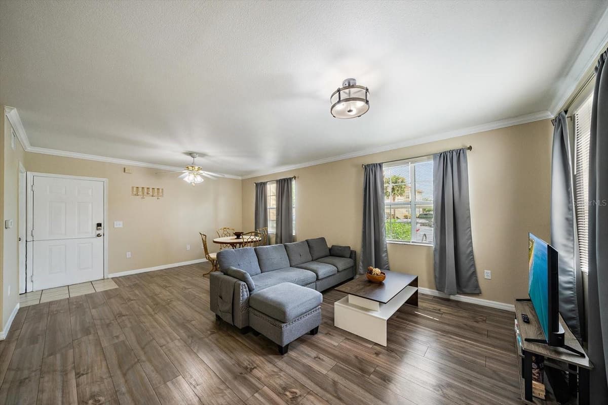 1010 VILLAGIO CIRCLE — photo 14 of 25