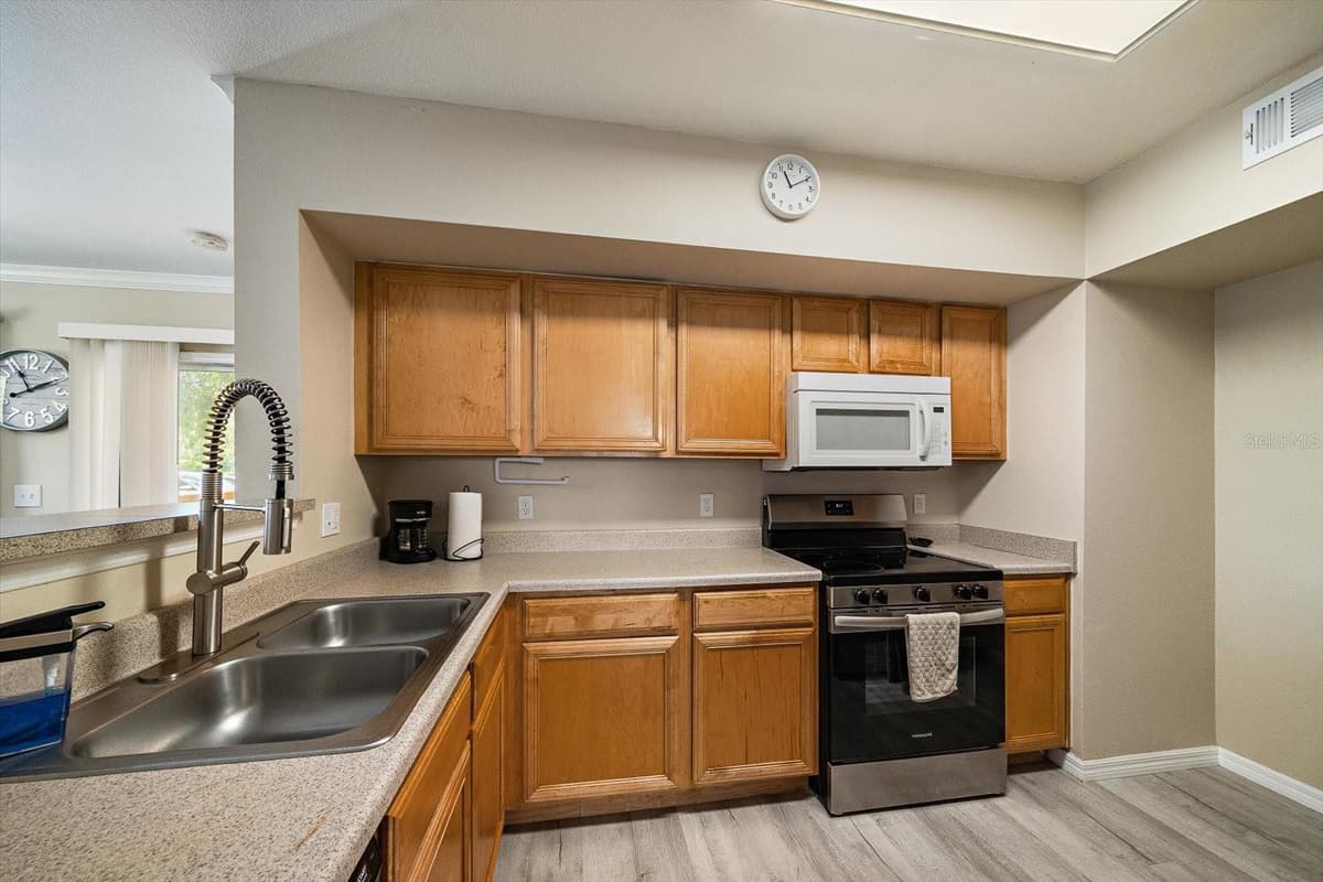 1010 VILLAGIO CIRCLE — photo 13 of 25