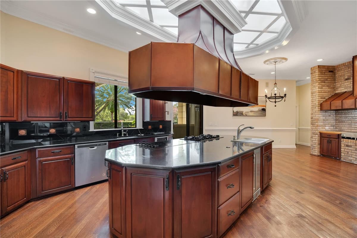 5524 WORSHAM COURT — photo 16 of 81