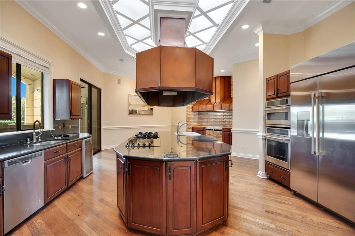 5524 WORSHAM COURT — photo 17 of 81
