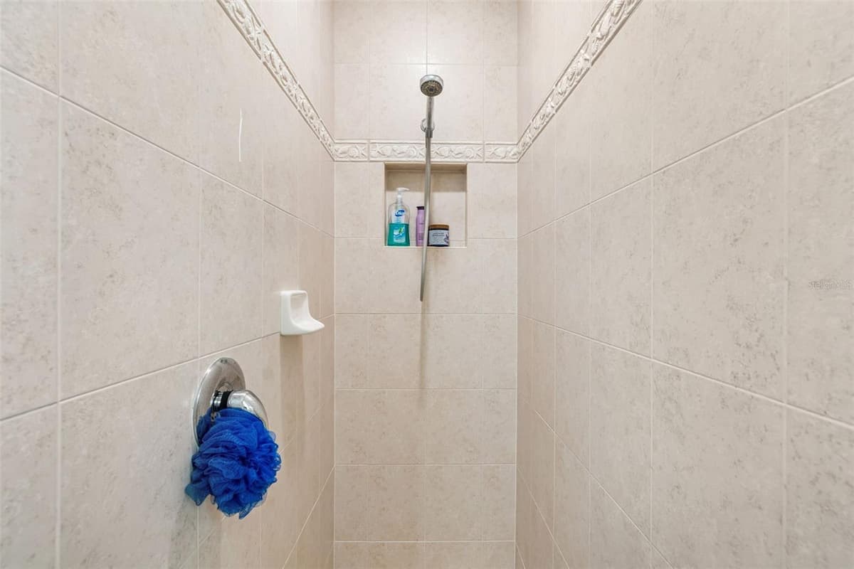 21105 LAKE VIENNA DRIVE — photo 56 of 100