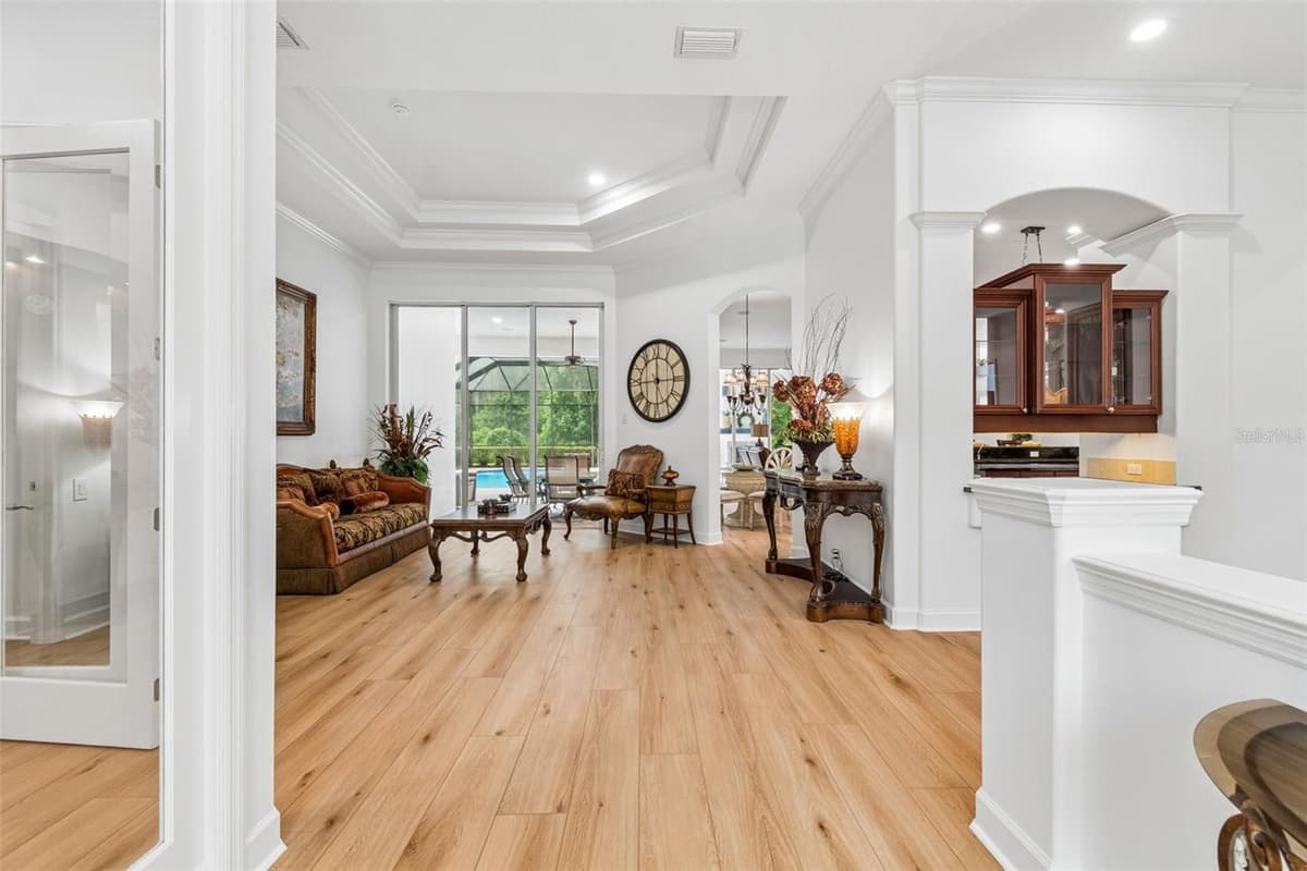 21105 LAKE VIENNA DRIVE — photo 5 of 100