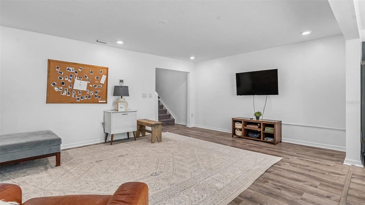 3806 EXETER LANE — photo 3 of 32