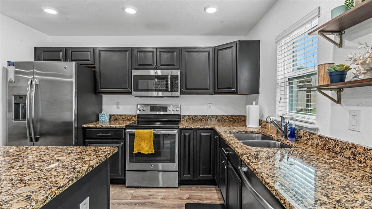 3806 EXETER LANE — photo 10 of 32