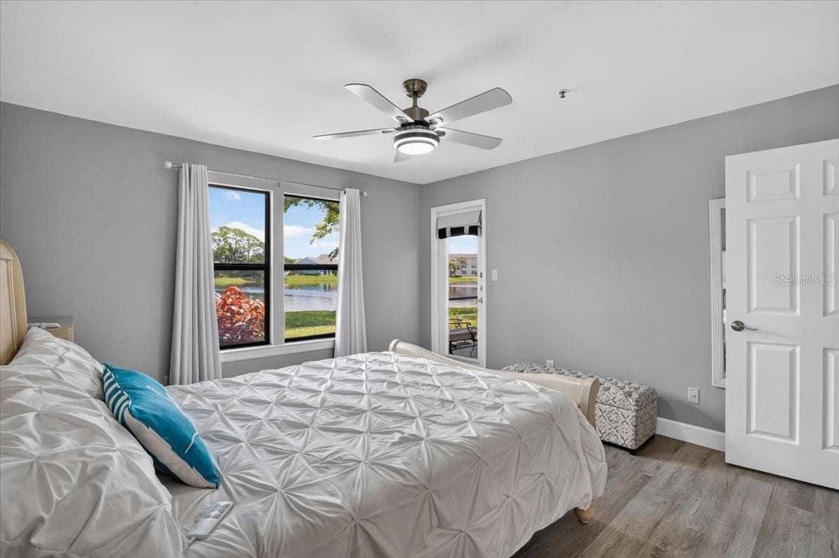 4045 CROCKERS LAKE BOULEVARD — photo 12 of 32