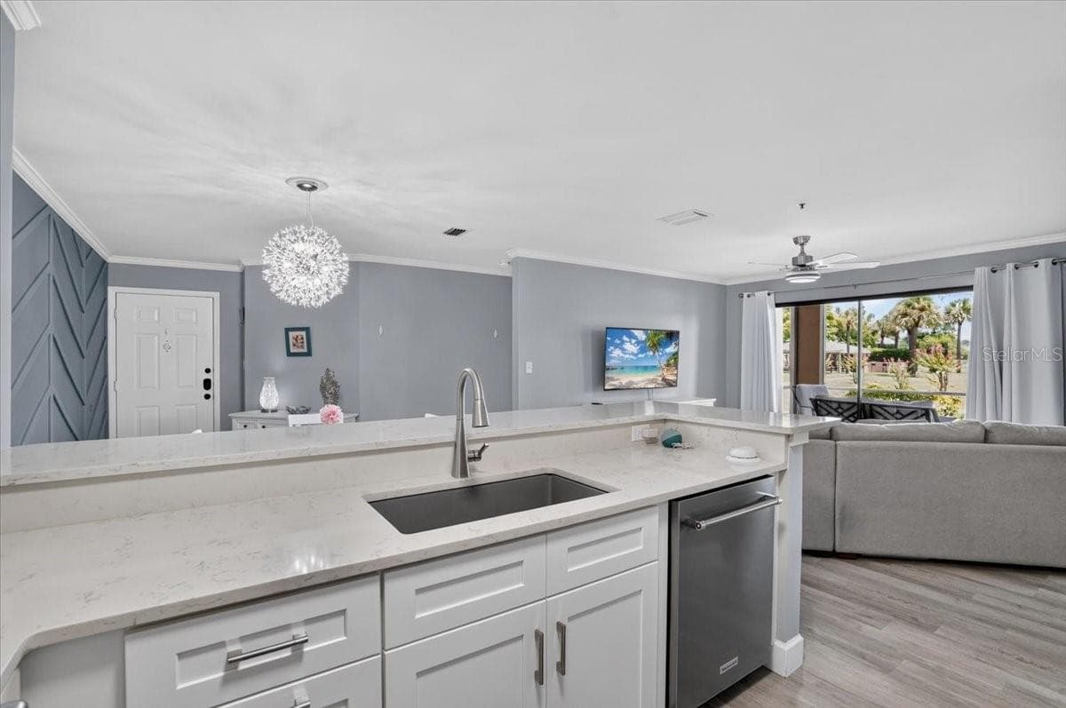 4045 CROCKERS LAKE BOULEVARD — photo 10 of 32