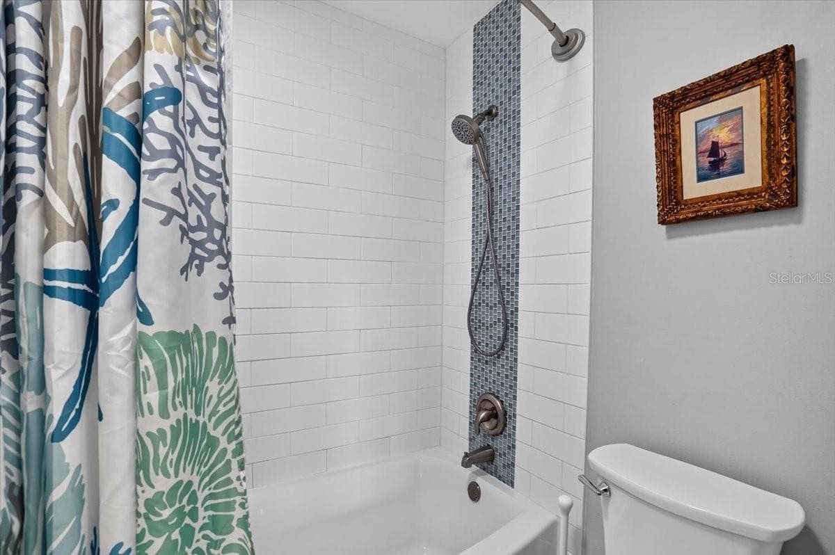 4045 CROCKERS LAKE BOULEVARD — photo 15 of 32