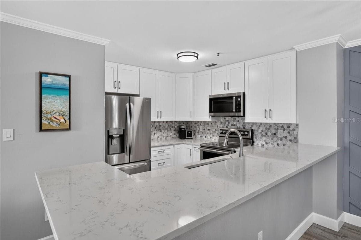 4045 CROCKERS LAKE BOULEVARD — photo 8 of 32