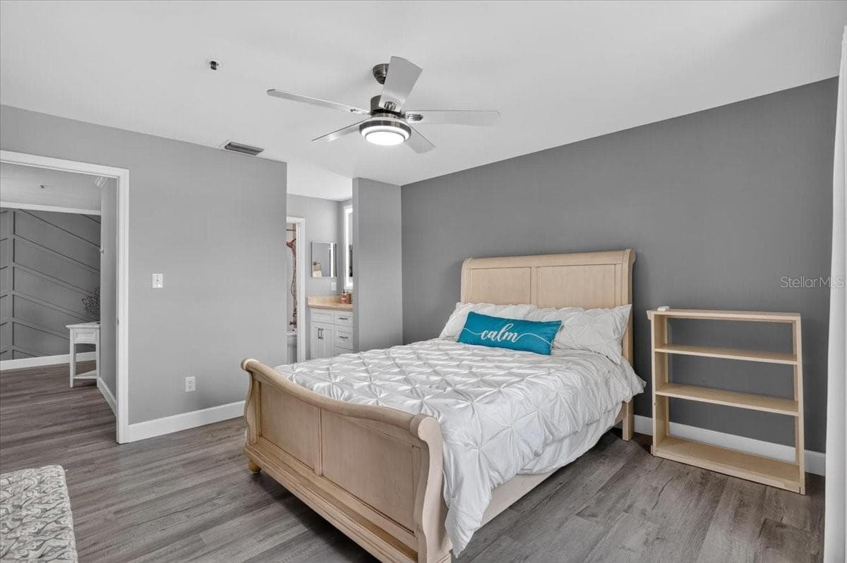 4045 CROCKERS LAKE BOULEVARD — photo 13 of 32