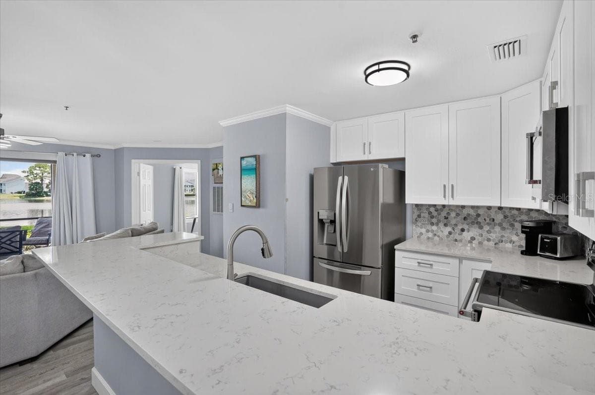 4045 CROCKERS LAKE BOULEVARD — photo 7 of 32