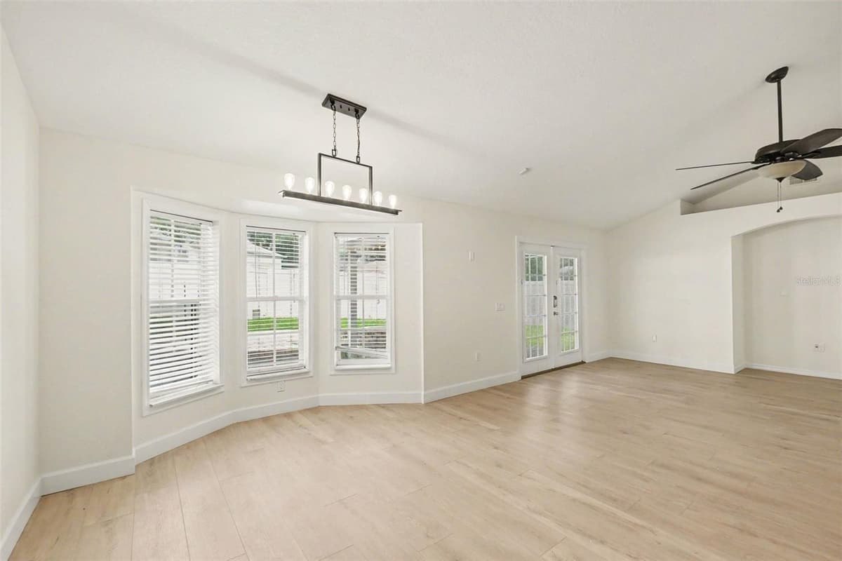 7231 REMINGTON OAKS DRIVE — photo 5 of 30