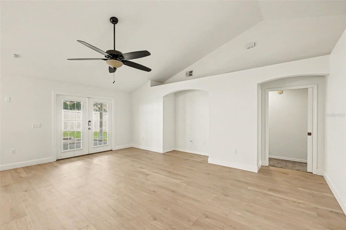 7231 REMINGTON OAKS DRIVE — photo 3 of 30