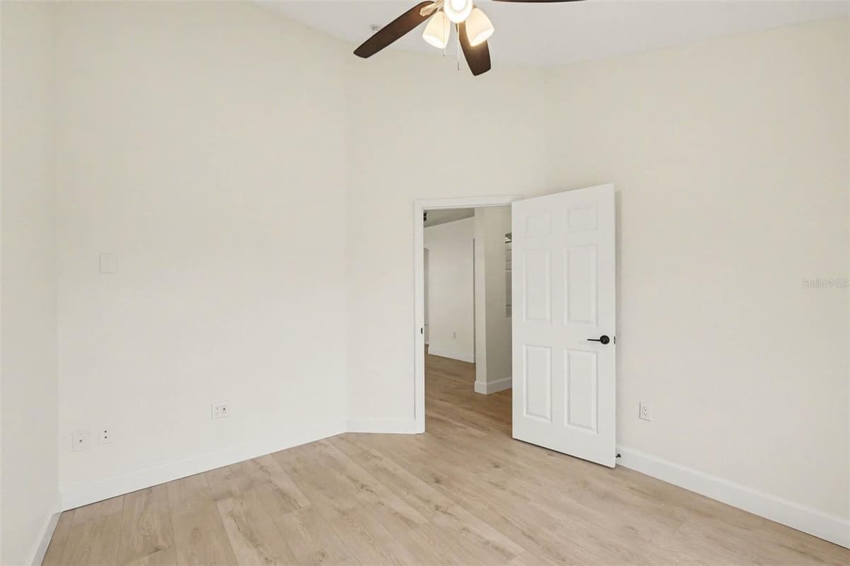 7231 REMINGTON OAKS DRIVE — photo 17 of 30