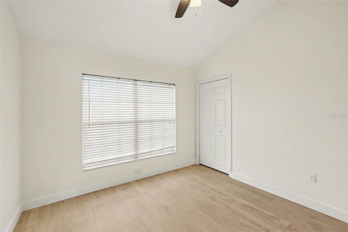 7231 REMINGTON OAKS DRIVE — photo 14 of 30
