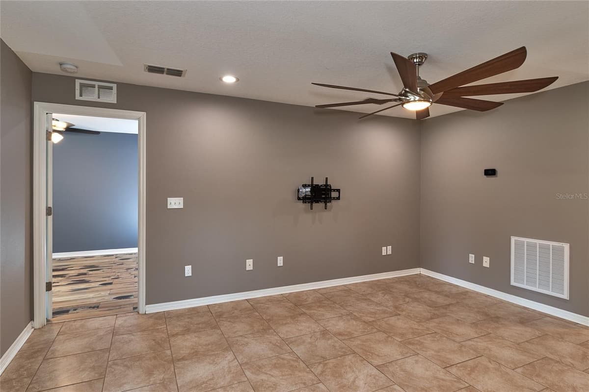 5130 20TH STREET — photo 7 of 30