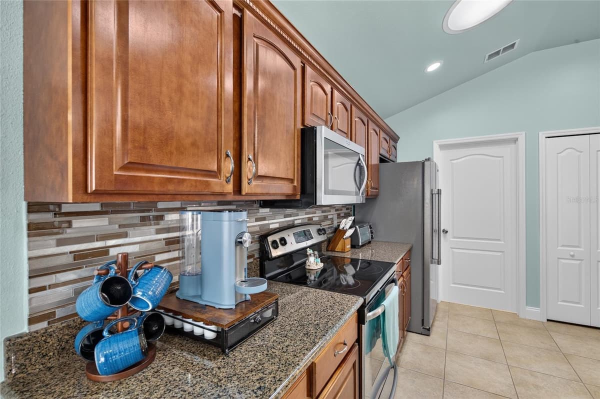 3385 TESORO CIRCLE — photo 16 of 47