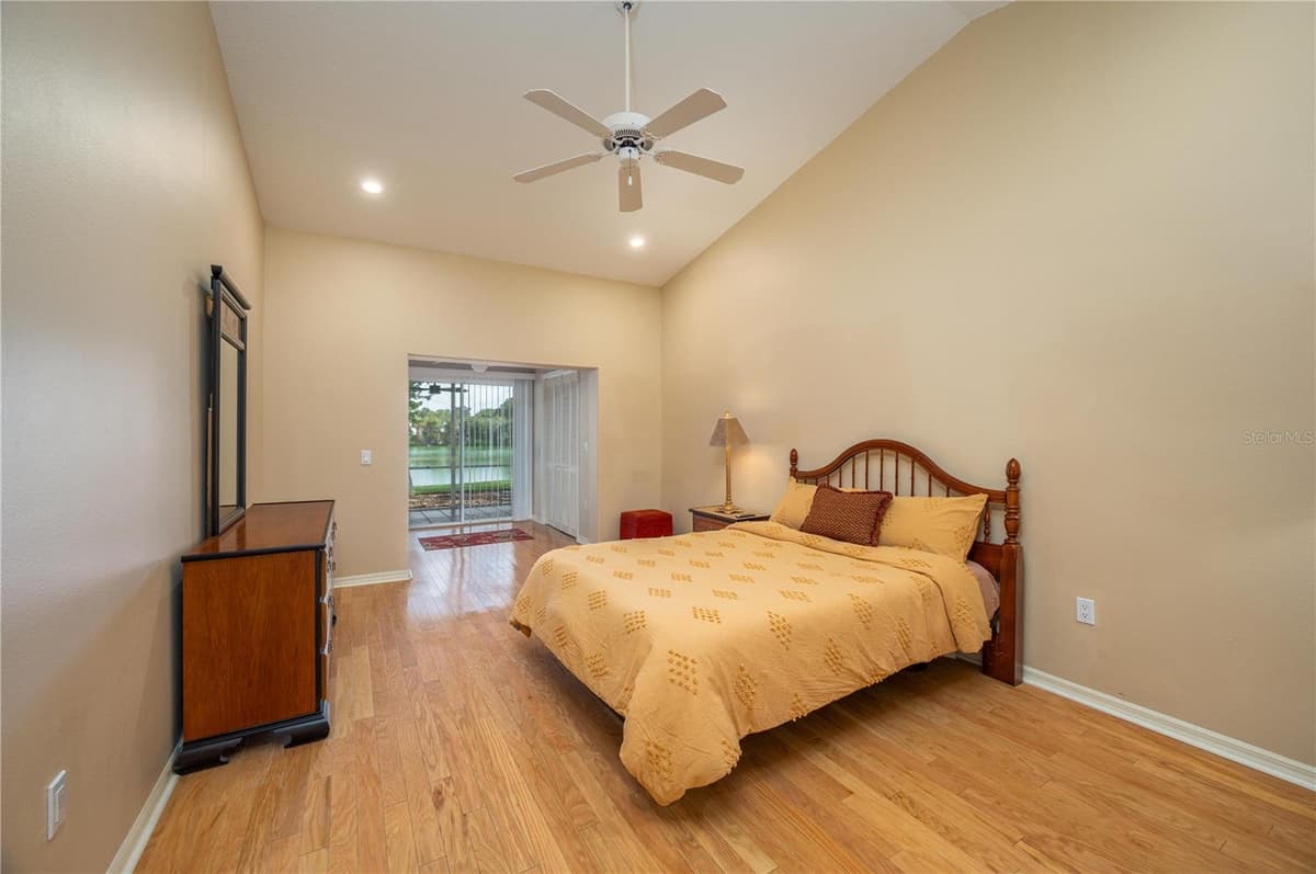 5667 WATER OAK LANE — photo 12 of 28