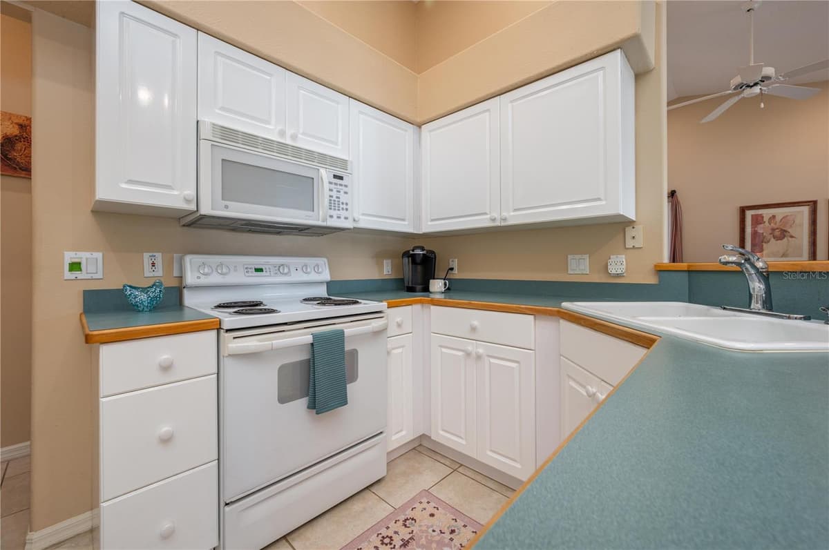 5667 WATER OAK LANE — photo 8 of 28