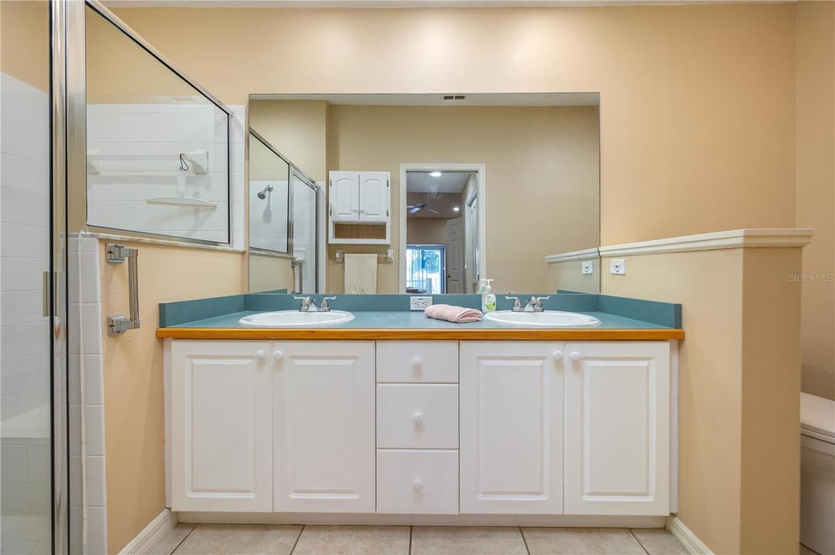 5667 WATER OAK LANE — photo 15 of 28