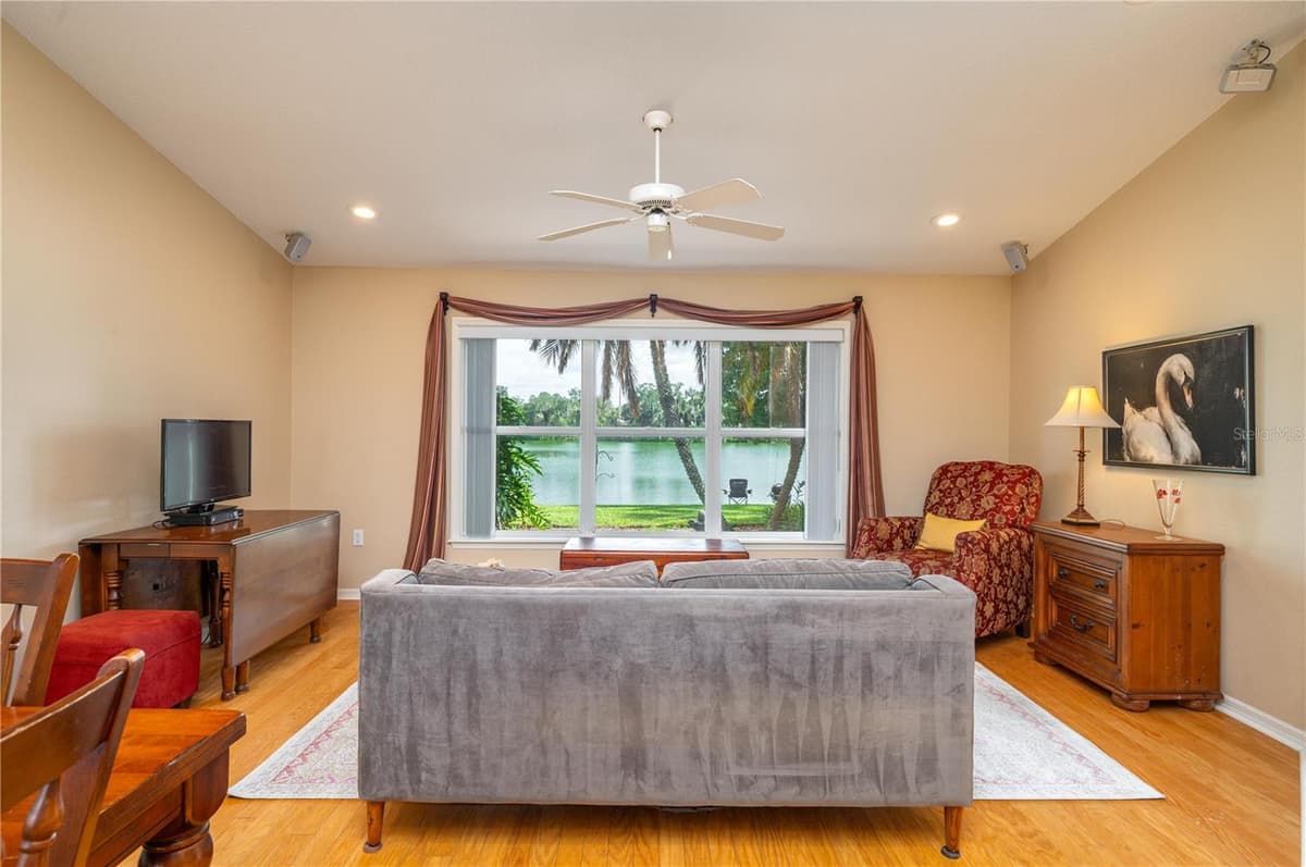 5667 WATER OAK LANE — photo 3 of 28