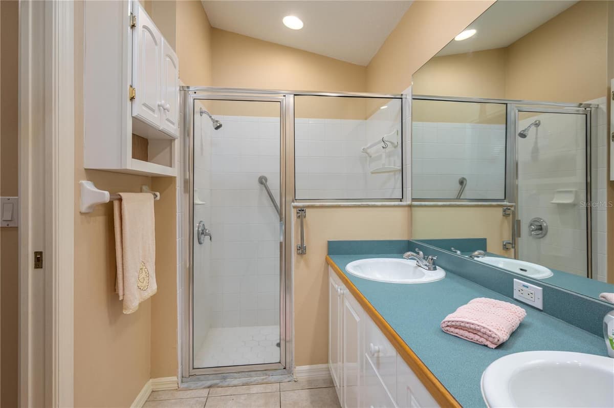 5667 WATER OAK LANE — photo 16 of 28