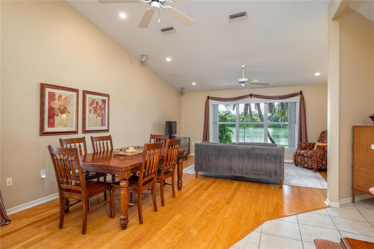 5667 WATER OAK LANE — photo 4 of 28