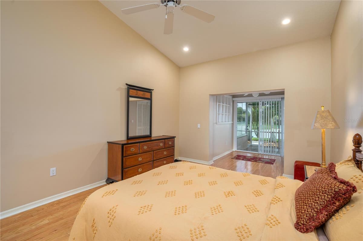 5667 WATER OAK LANE — photo 13 of 28