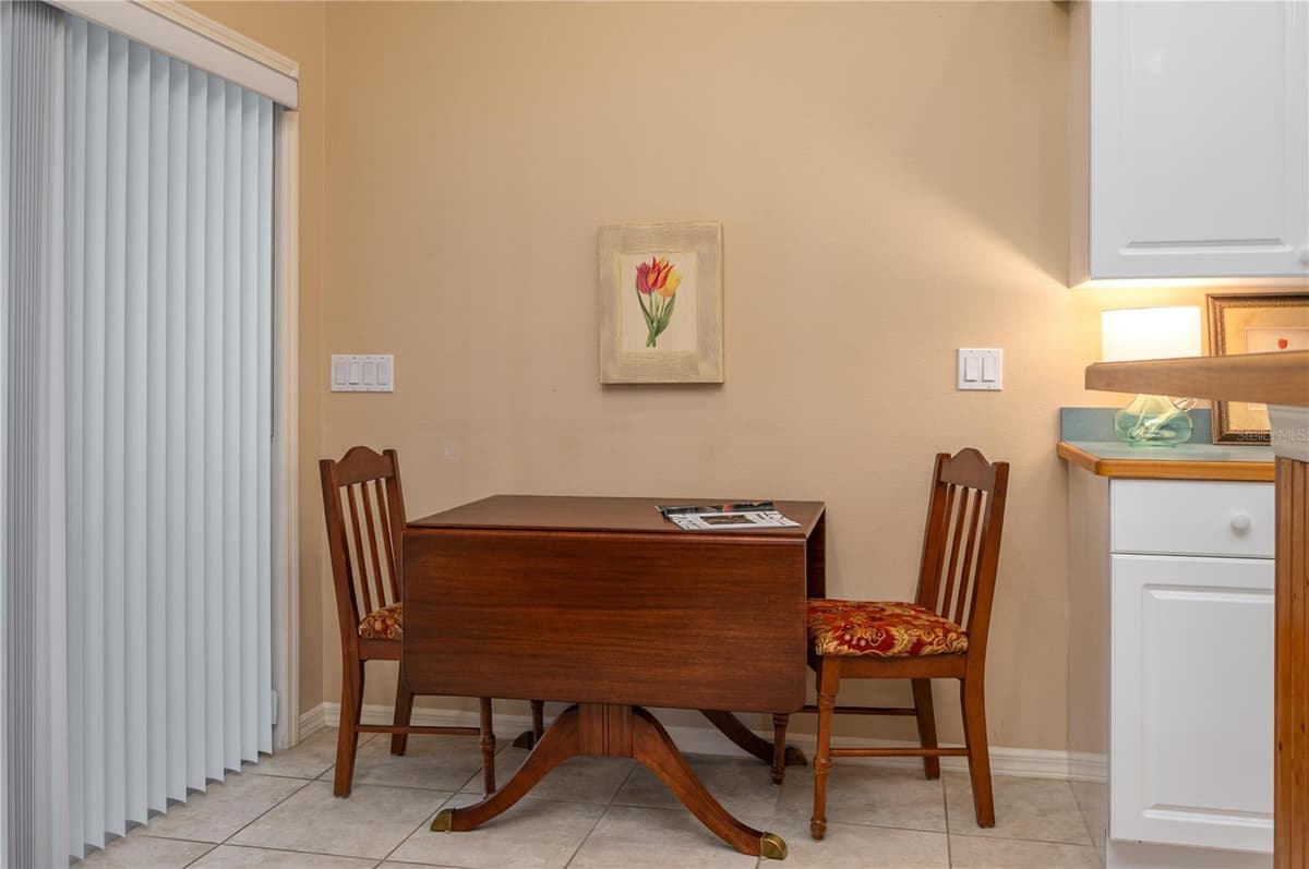 5667 WATER OAK LANE — photo 11 of 28
