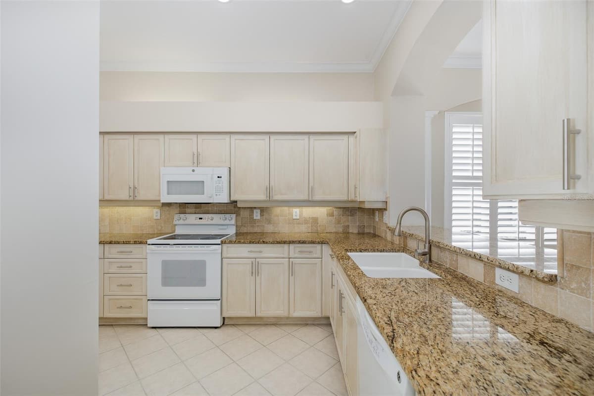 4770 PEBBLE BROOK DRIVE — photo 11 of 26