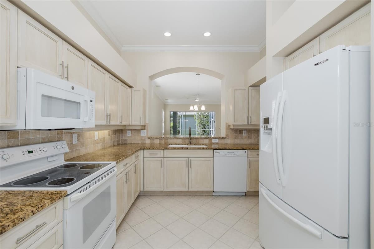 4770 PEBBLE BROOK DRIVE — photo 13 of 26