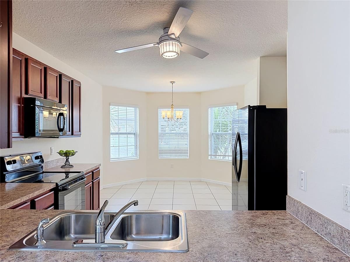 237 NOVA DRIVE — photo 5 of 13