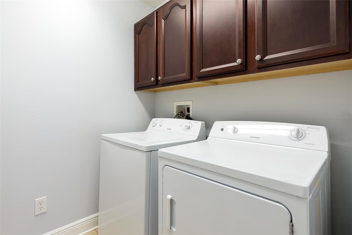 5421 GEMGOLD COURT — photo 28 of 35