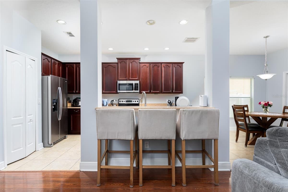 5421 GEMGOLD COURT — photo 7 of 35