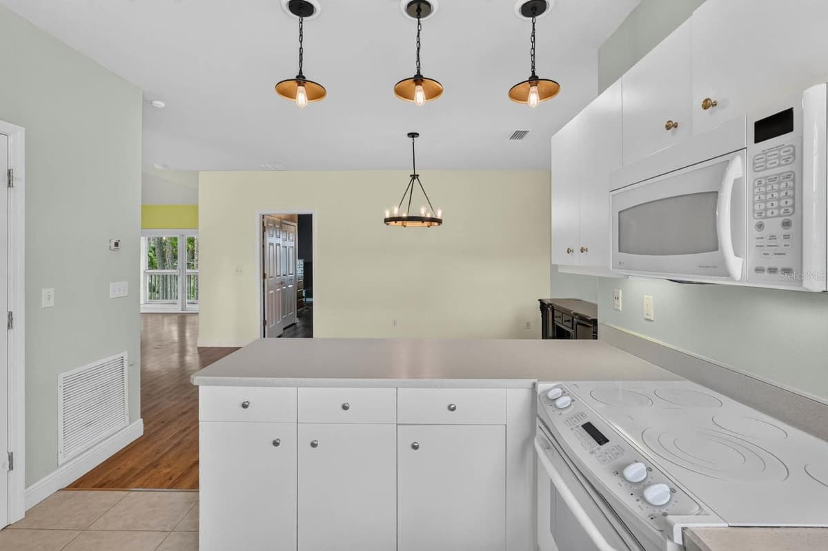 31 MAGNOLIA DRIVE — photo 18 of 43