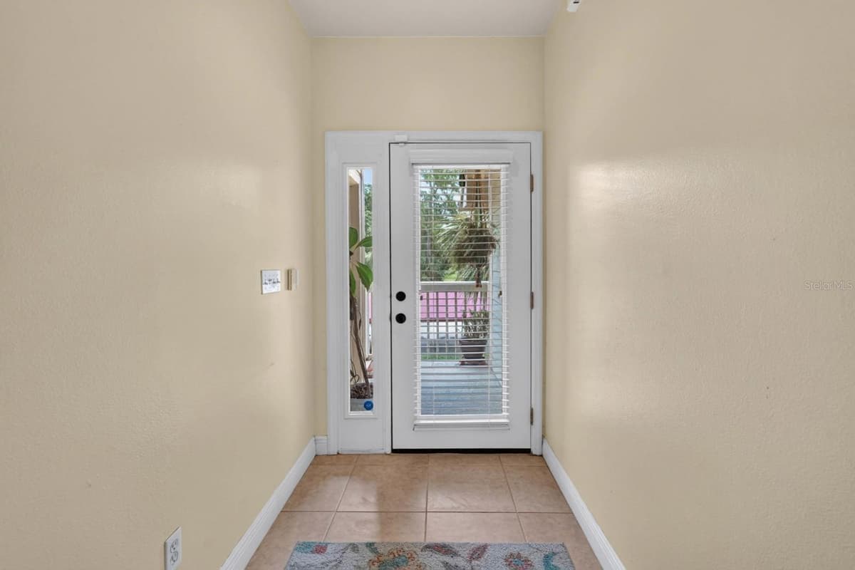 31 MAGNOLIA DRIVE — photo 9 of 43