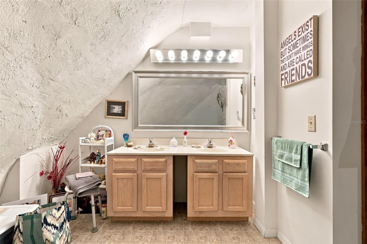 1320 TAYLOR ROAD — photo 19 of 37