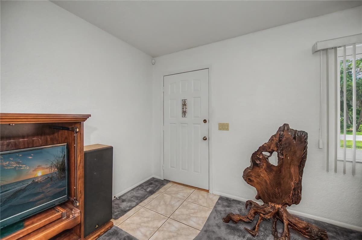 20255 LORENZO AVENUE — photo 14 of 55