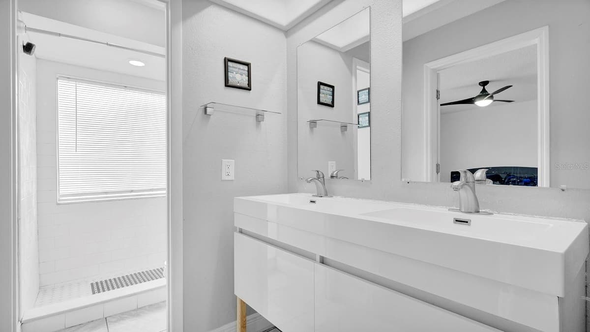 1160 MANITOBA STREET — photo 32 of 53