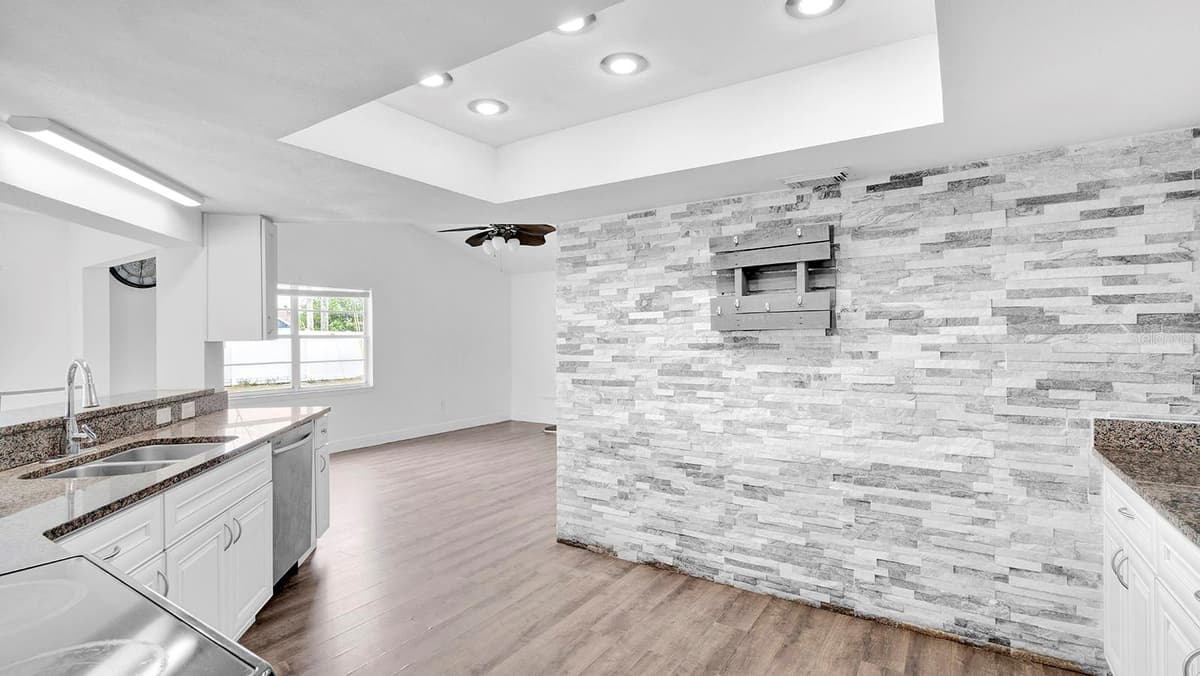 1160 MANITOBA STREET — photo 15 of 53