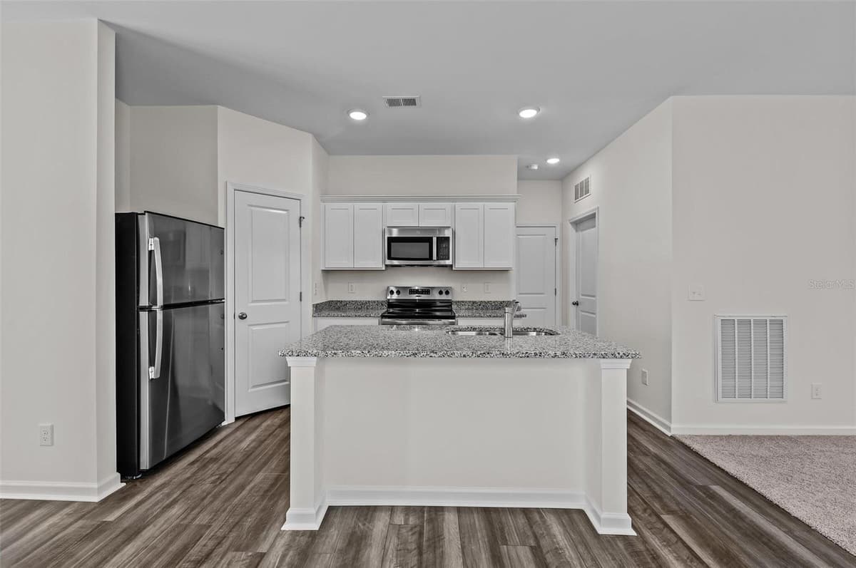 14626 ITALY AVENUE — photo 10 of 22