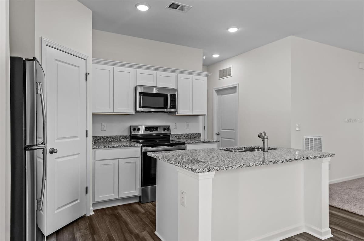 14626 ITALY AVENUE — photo 6 of 22