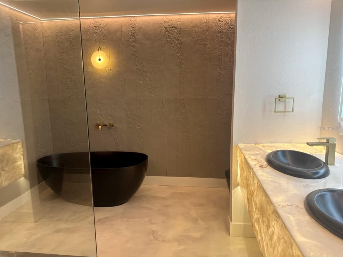 3197 WALNUT STREET — photo 11 of 19