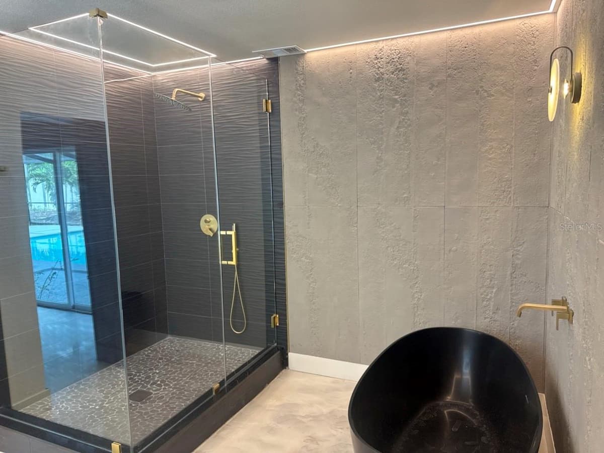 3197 WALNUT STREET — photo 10 of 19