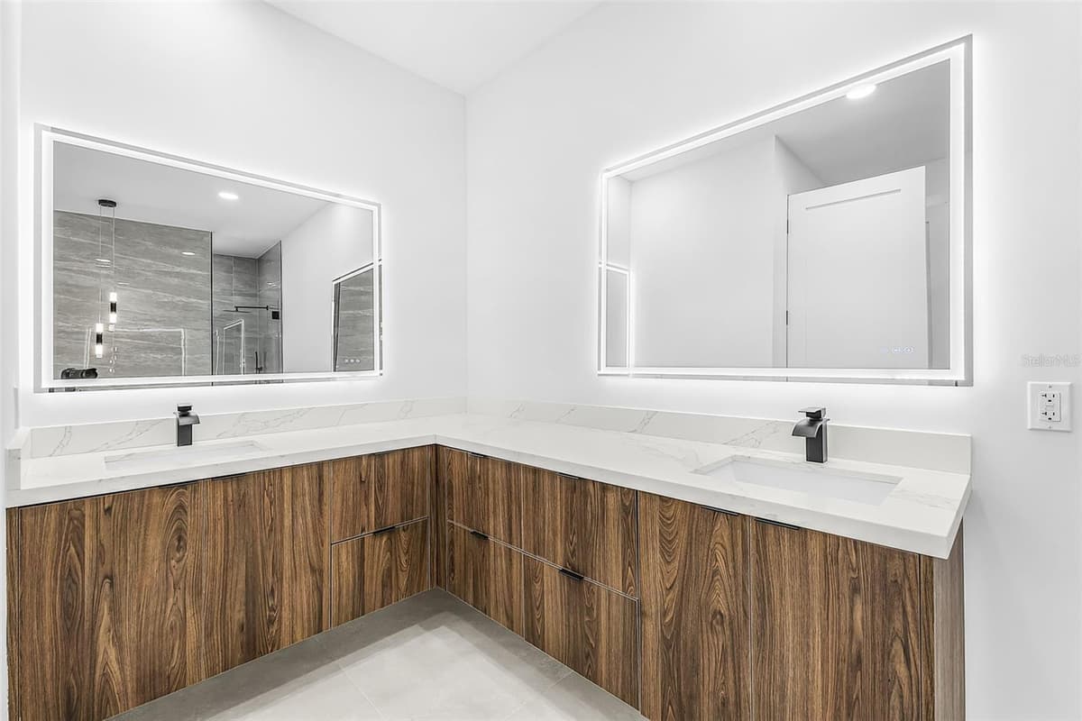 1503 38 AVENUE — photo 11 of 35