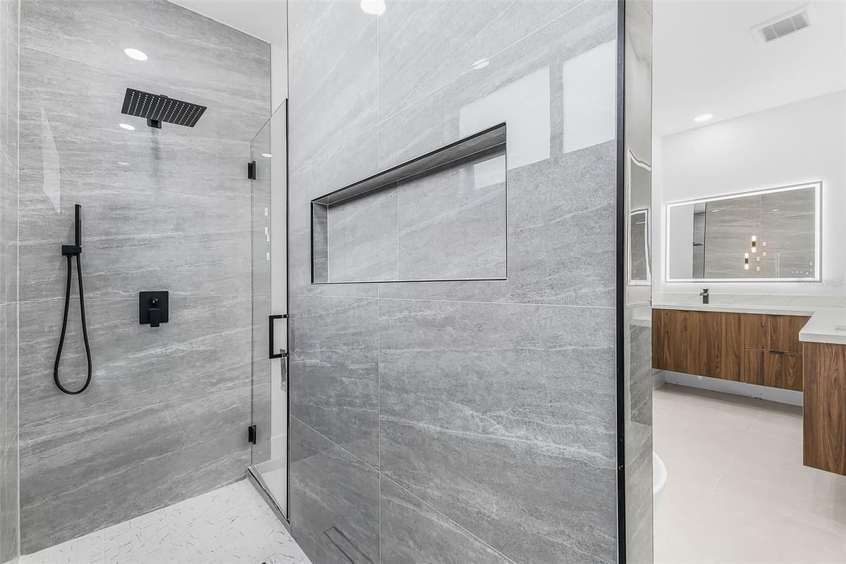 1503 38 AVENUE — photo 23 of 35